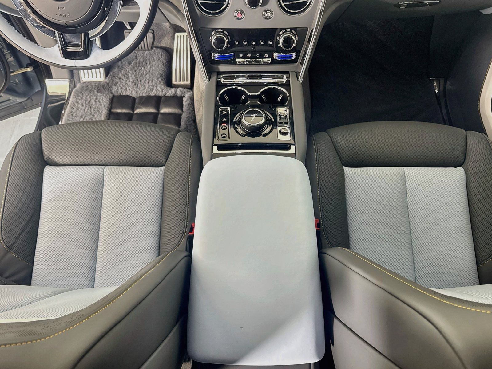 Certified 2026 Rolls-Royce Cullinan AWD/4WD image 23