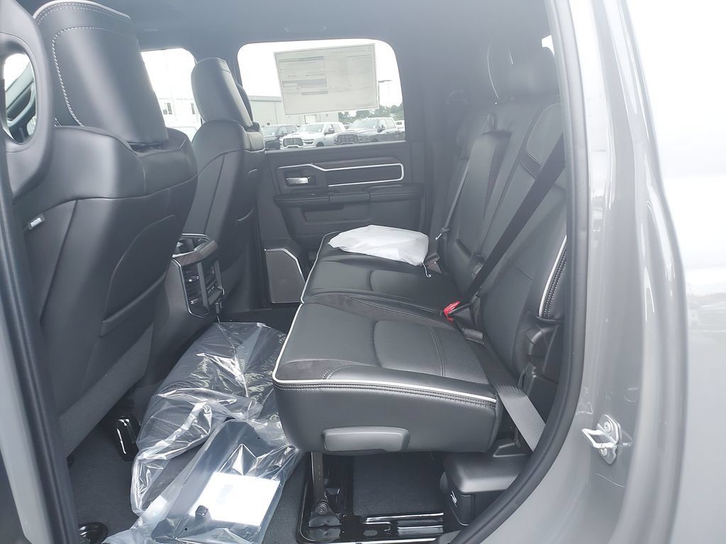 New 2027 RAM 2500 Laramie AWD/4WD image 14