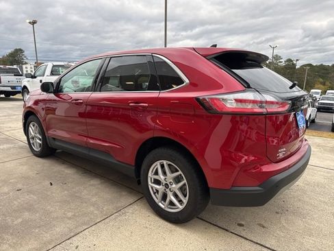 Used 2024 Ford Edge SEL w/ Convenience Package image 5