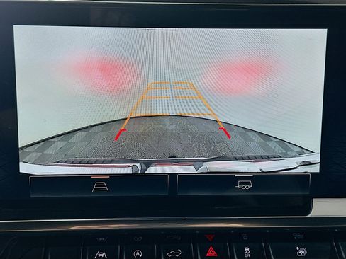 Used 2025 GMC Sierra 1500 SLT image 22