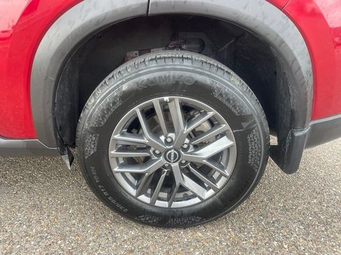 Certified 2025 Nissan Rogue S AWD/4WD image 17