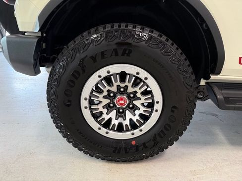 New 2026 Ford Bronco Outer Banks w/ Sasquatch Package AWD/4WD image 11