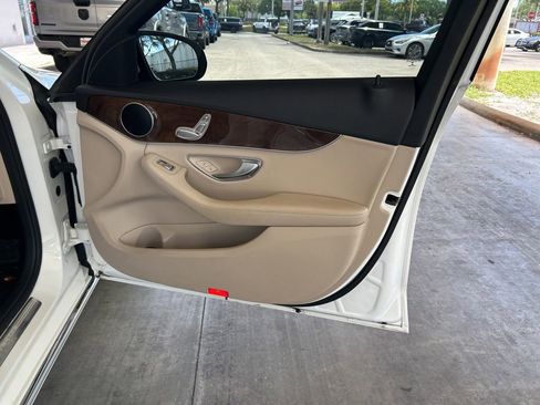 Used 2018 Mercedes-Benz C 300 4MATIC Sedan image 24