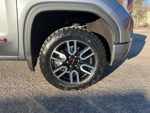 Used 2021 GMC Sierra 1500 AT4 image 25