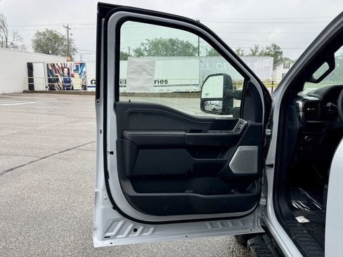 New 2025 Ford F150 Lariat w/ Equipment Group 502A High image 12