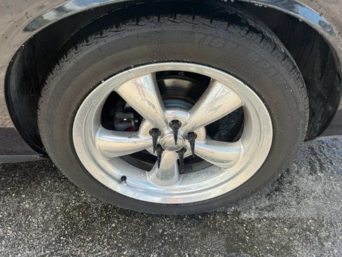 Used 2012 Dodge Challenger R/T RWD image 8