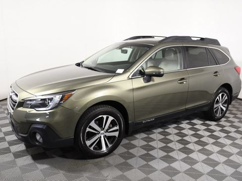 Used 2019 Subaru Outback 2.5i Limited w/ Popular Package #2 AWD/4WD image 2