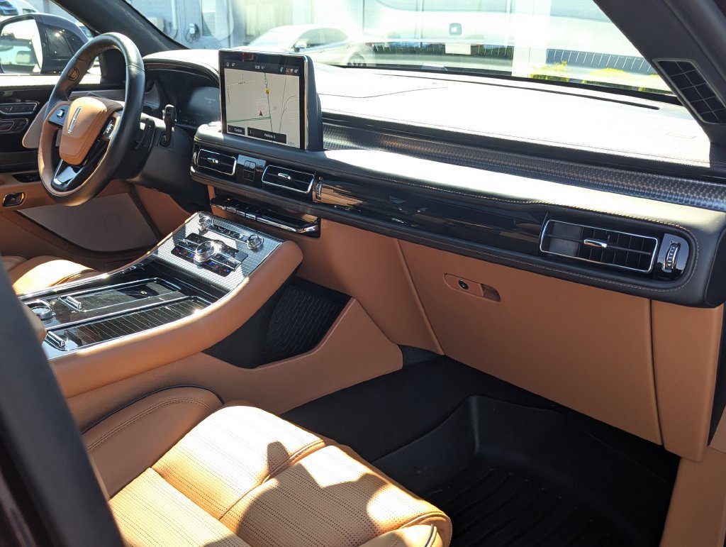 Used 2024 Lincoln Aviator Black Label w/ Jet Package AWD/4WD image 28