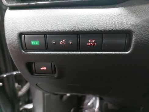 Certified 2025 Nissan Sentra SV image 25