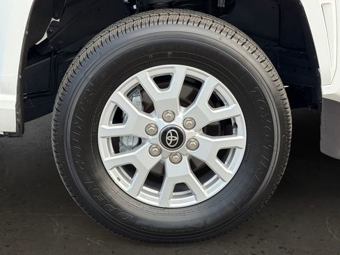 Used 2025 Toyota Tacoma SR5 image 10