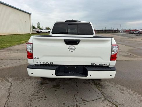 Used 2023 Nissan Titan SV AWD/4WD image 4