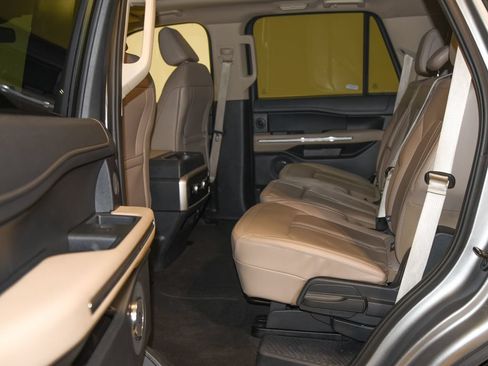 Used 2024 Ford Expedition Limited AWD/4WD image 13