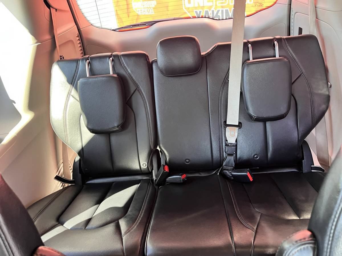 Used 2017 Chrysler Pacifica Touring-L FWD image 14