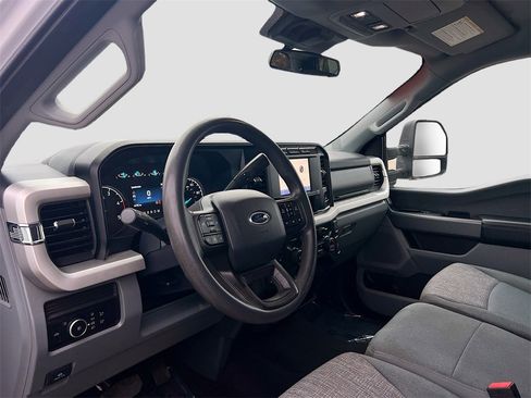 Used 2024 Ford F250 XLT w/ FX4 Off-Road Package image 9