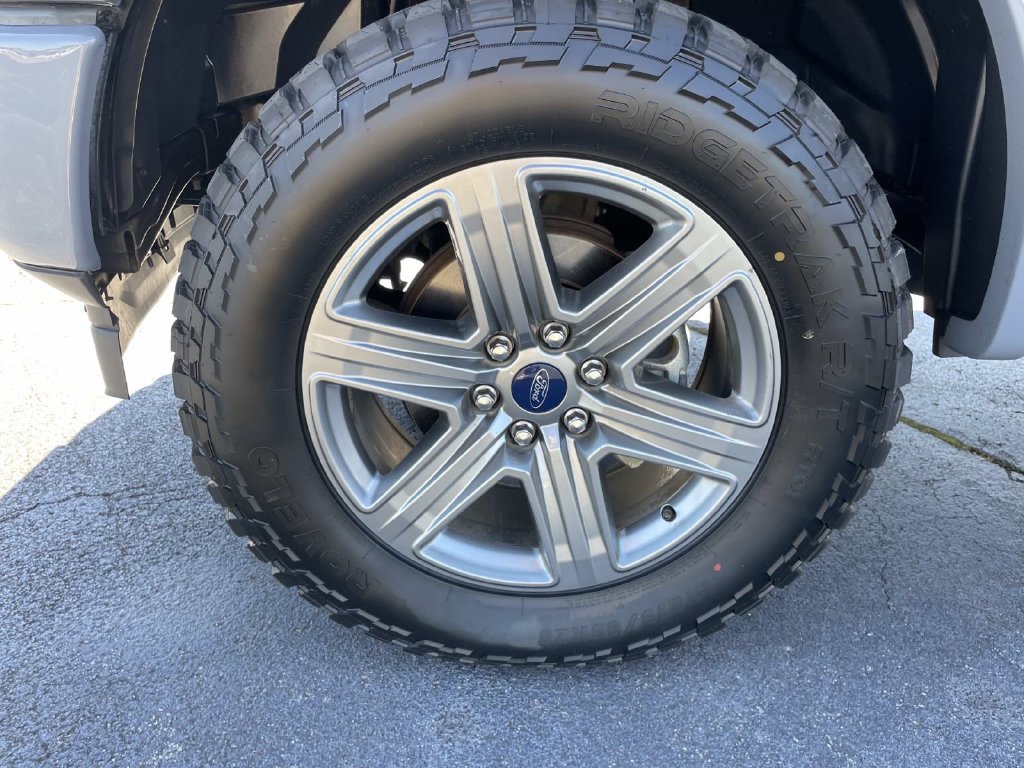 Used 2019 Ford F150 Lariat w/ Equipment Group 502A Luxury AWD/4WD image 39