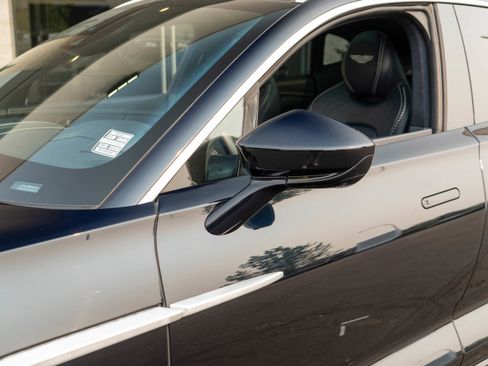 Used 2021 Aston Martin DBX image 46