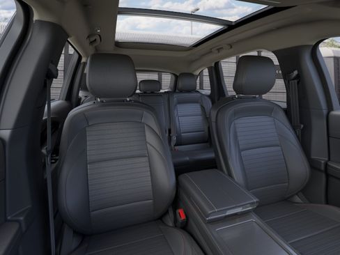 New 2026 Lincoln Nautilus Reserve AWD/4WD image 10