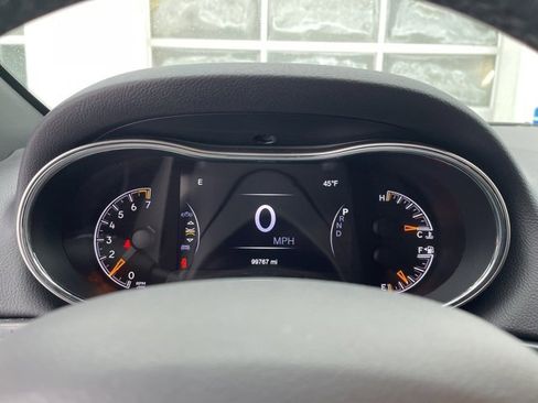 Used 2019 Jeep Grand Cherokee Laredo image 14