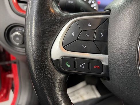 Used 2017 Jeep Renegade Trailhawk w/ Premium Trailhawk Package image 20