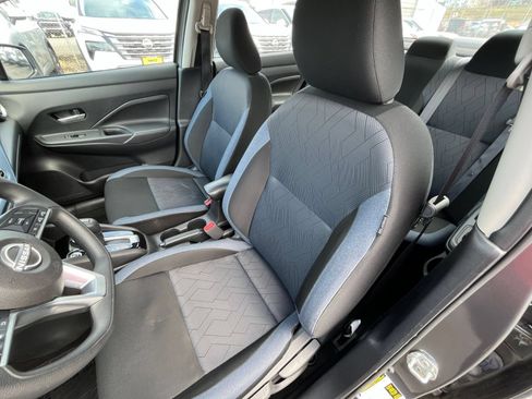 Used 2025 Nissan Versa SV FWD image 35