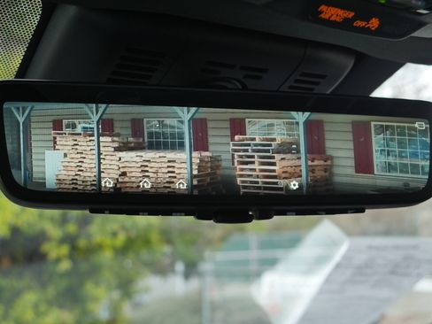 Used 2025 Toyota Crown Signia w/ Advanced Technology Package image 11