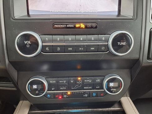 Used 2021 Ford Expedition Limited image 13
