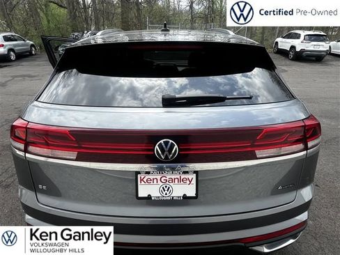 Used 2024 Volkswagen Atlas Cross Sport SE w/ Panoramic Sunroof Package image 4