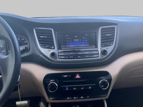 Used 2017 Hyundai Tucson SE w/ SE Popular Package 02 FWD image 7