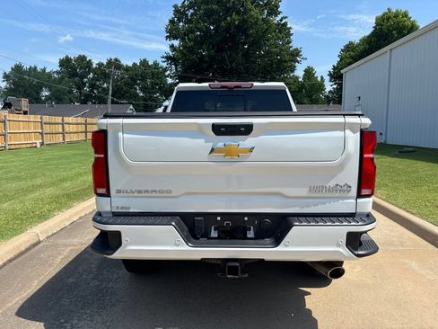 Used 2025 Chevrolet Silverado 3500 High Country w/ High Country Premium Package AWD/4WD image 6