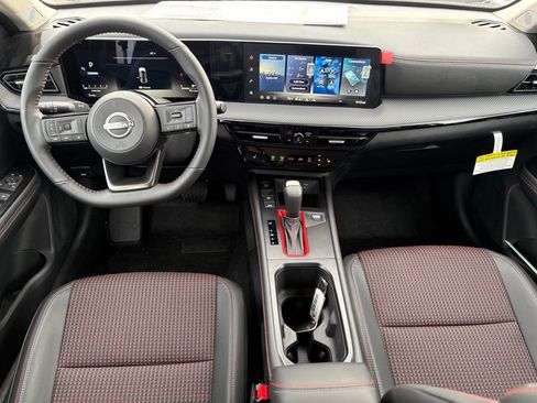 New 2026 Nissan Kicks SR w/ SR Premium Package FWD image 8