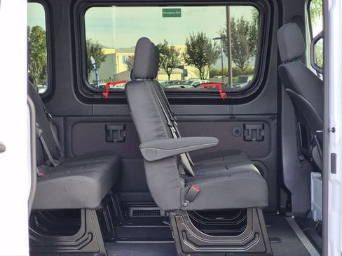 Used 2025 Mercedes-Benz Sprinter 2500 image 15