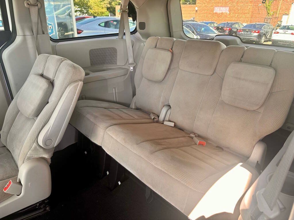 Used 2016 Dodge Grand Caravan SE w/ Quick Order Package 29E SE FWD image 14