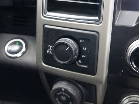 Used 2019 Ford F150 Lariat w/ Equipment Group 502A Luxury image 37