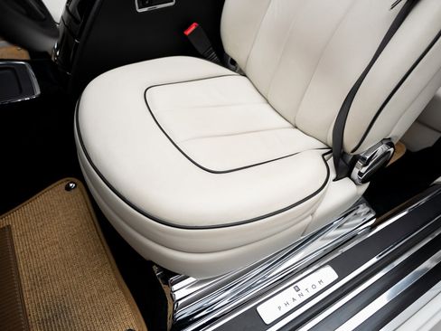 Used 2013 Rolls-Royce Phantom Drophead Coupe image 63