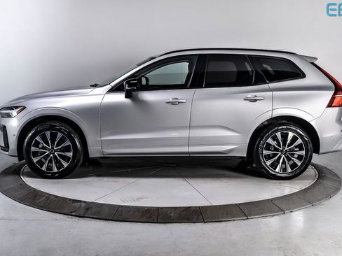 Used 2025 Volvo XC60 B5 Plus image 3