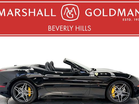 Used 2016 Ferrari California T RWD image 1