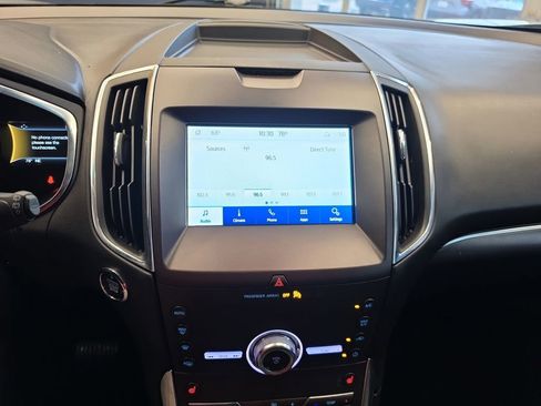 Used 2020 Ford Edge Titanium image 21