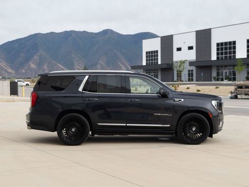 Used 2023 GMC Yukon Denali w/ Denali Reserve Package AWD/4WD image 4