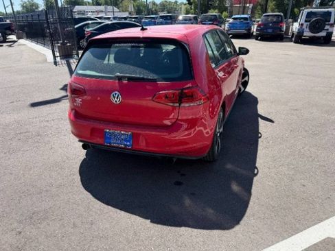 Used 2015 Volkswagen Golf 4-Door FWD image 9