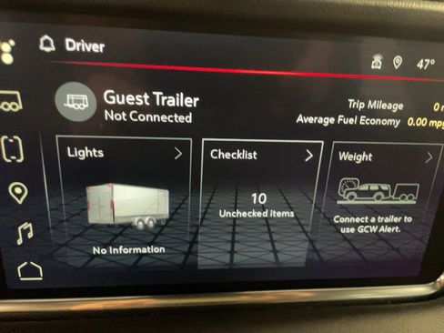 Used 2024 GMC Yukon XL Denali w/ Advanced Technology Package image 9