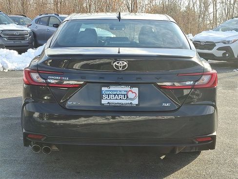 Used 2025 Toyota Camry SE image 5