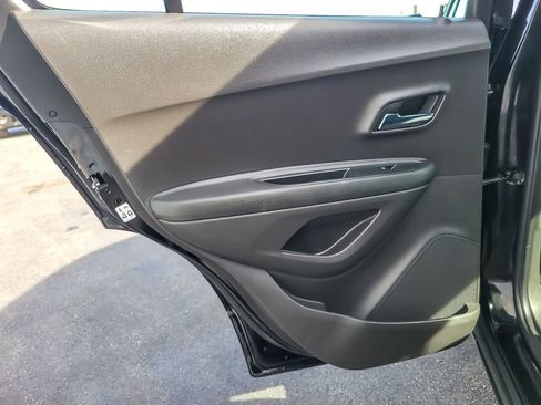 Used 2018 Chevrolet Trax LS image 16