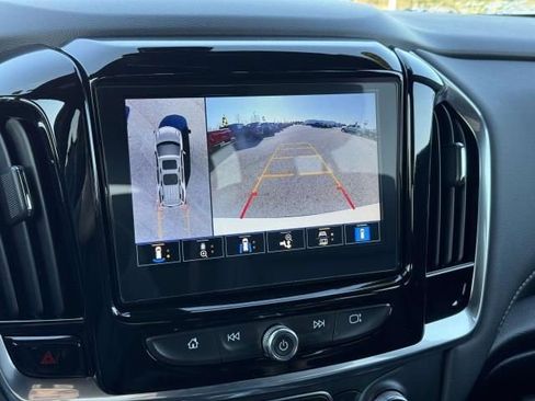 Certified 2023 Chevrolet Traverse LT w/ LT Premium Package image 16