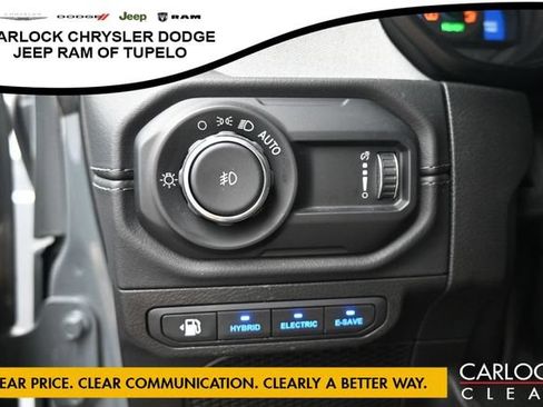 Used 2025 Jeep Wrangler Unlimited Sahara AWD/4WD image 14