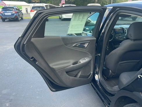 Used 2016 Chevrolet Malibu LT FWD image 9