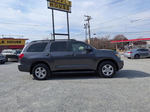 Used 2015 Toyota Sequoia SR5 w/ Premium Package image 5
