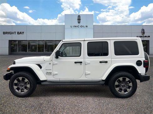 Used 2019 Jeep Wrangler Unlimited Sahara image 4