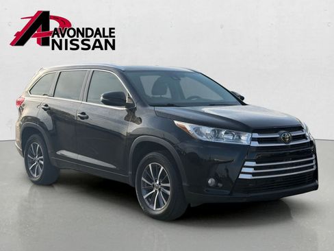 Used 2018 Toyota Highlander XLE FWD image 8