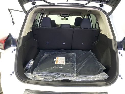 New 2026 Nissan Rogue SV FWD image 30