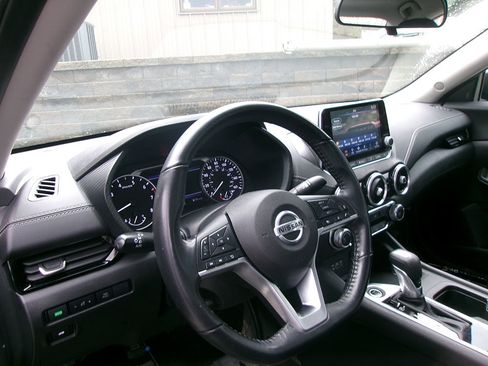 Used 2022 Nissan Sentra SV image 7